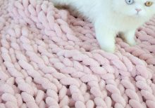 Chenille Chunky Knit Throw Light Pink 30x40